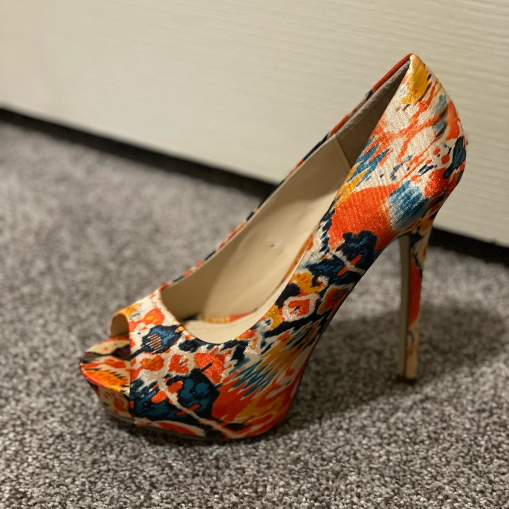 Breckelle’s Five inch pumps